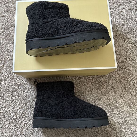 Michael Kors Winnie Bootie Faux Curly Shearing Boot $175 New In Box Women Size 8 - Picture 5 of 6
